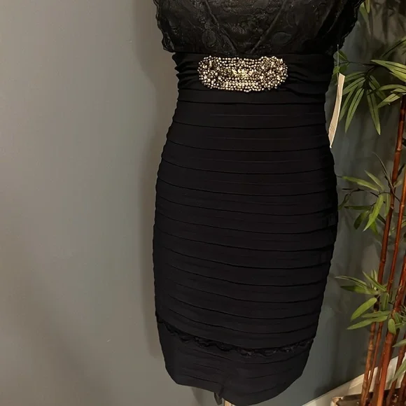 Betsy and Adam Dark Navy silver color Cocktail Dress With Lace Accents Size 4 - Picture 3 of 13